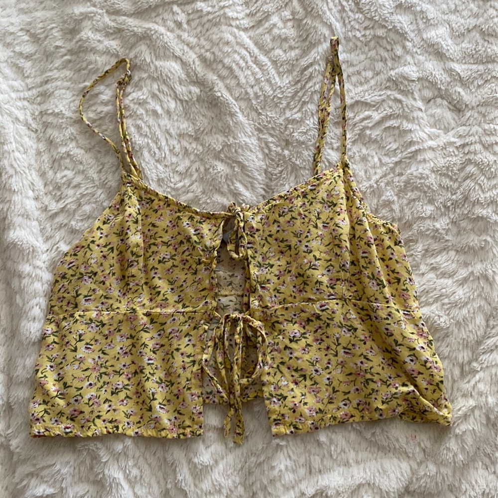 SKY & SPARROW - small floral tie up tank- super cute and comfy:)